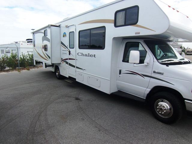 2009 Winnebago Chalet